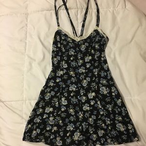 🌿cute black romper with blue & white flowers🌿